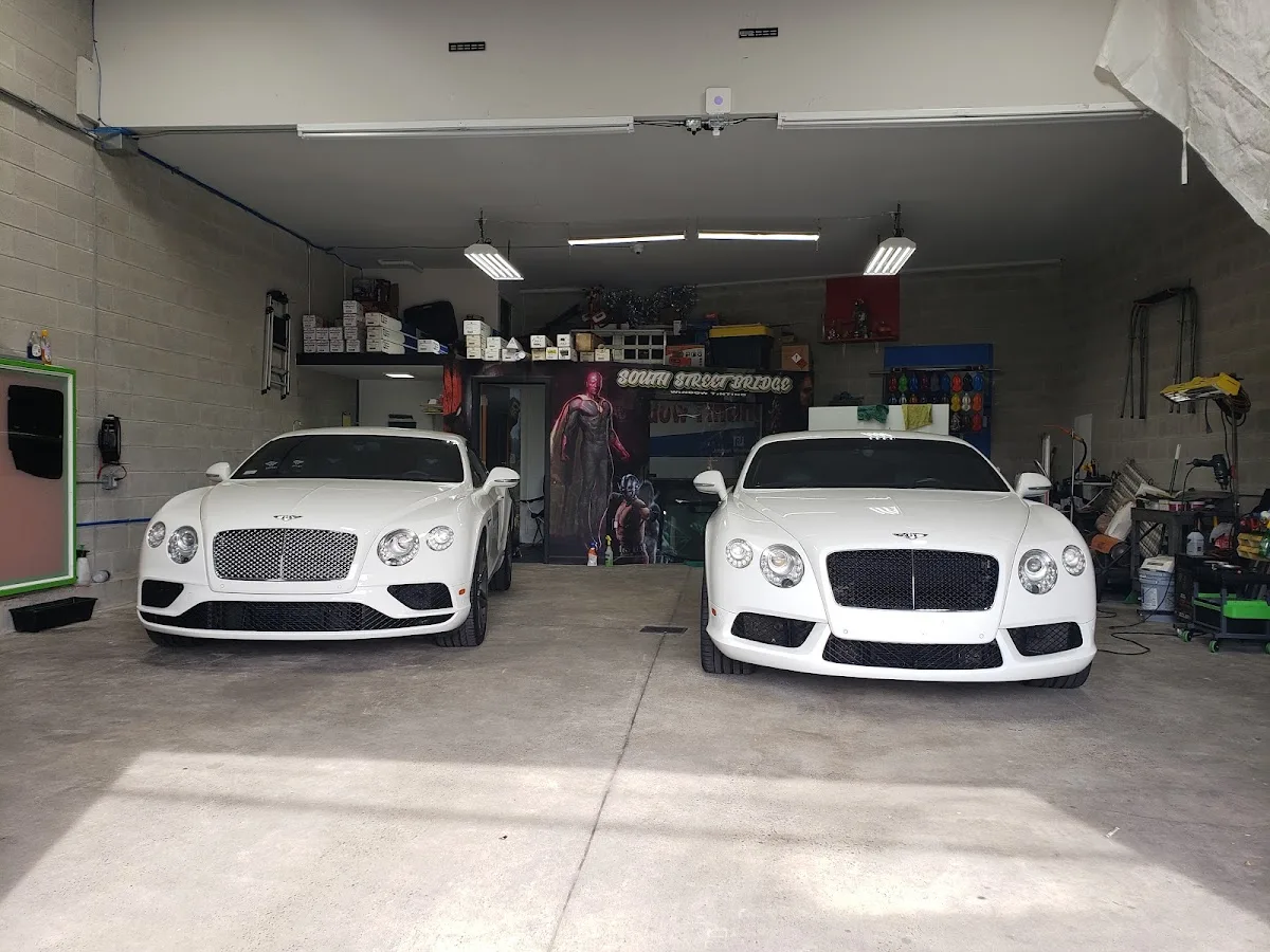 South Street Bridge Window Tinting: Comparing Vehicle Film and Wrap Options in Philadelphia